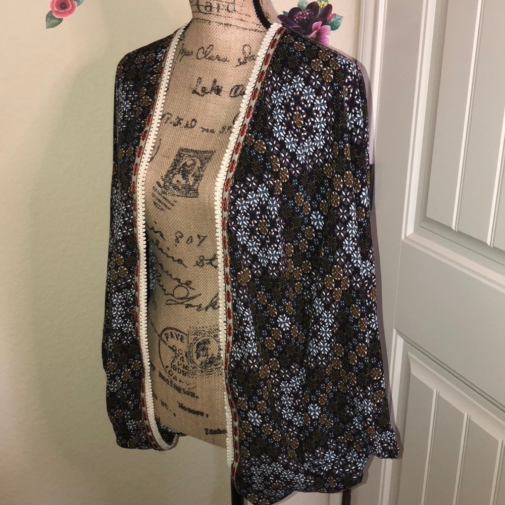 Umgee Embroidered Floral Geometric Cardigan Wrap in Multiple Colors Size S/M